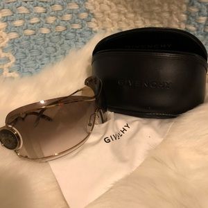 Givenchy Collection lunettes classique Sunglasses
